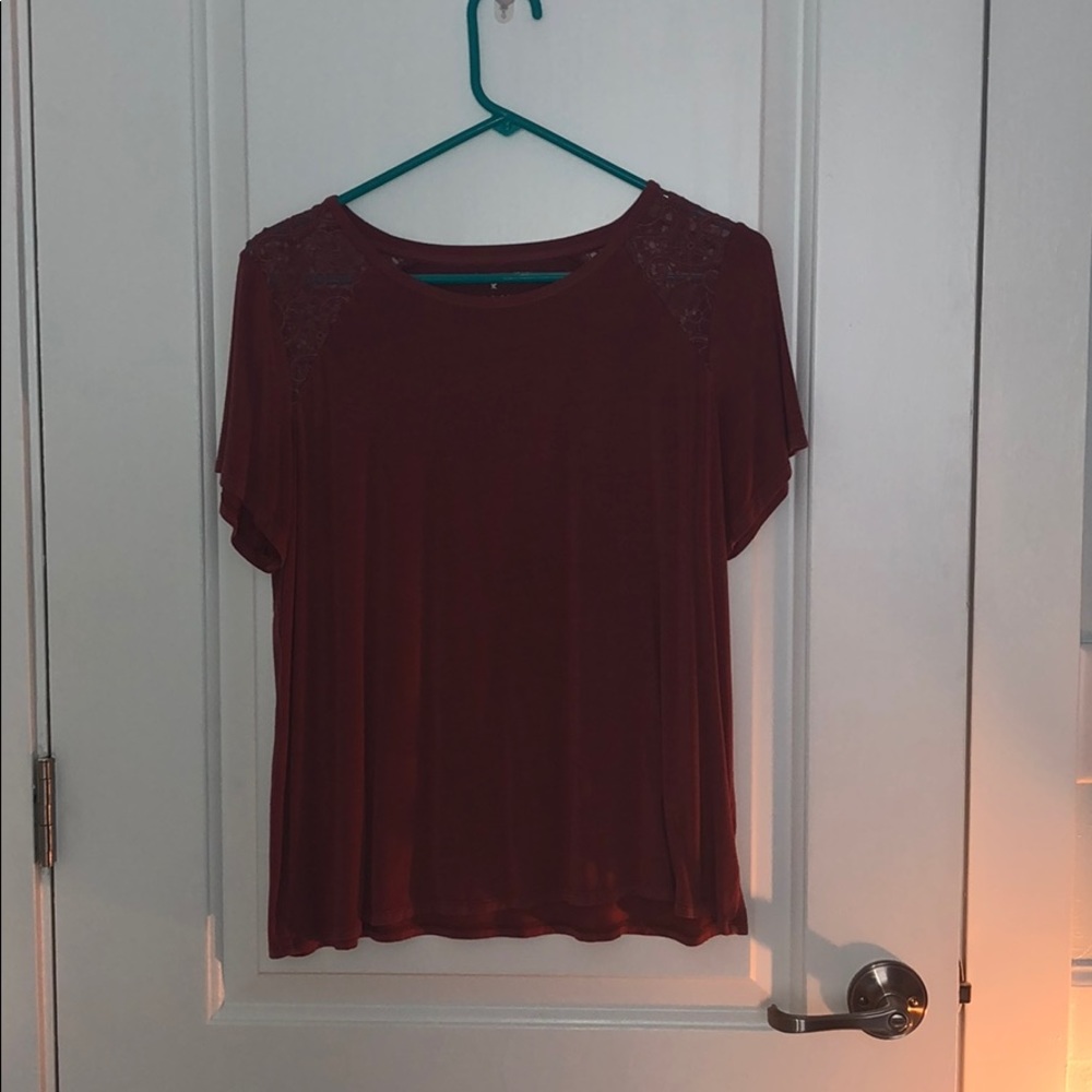 rustic colored american eagle short sleeve shirt.